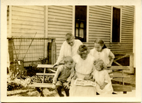 Lena Betz and her children, ca. 1914